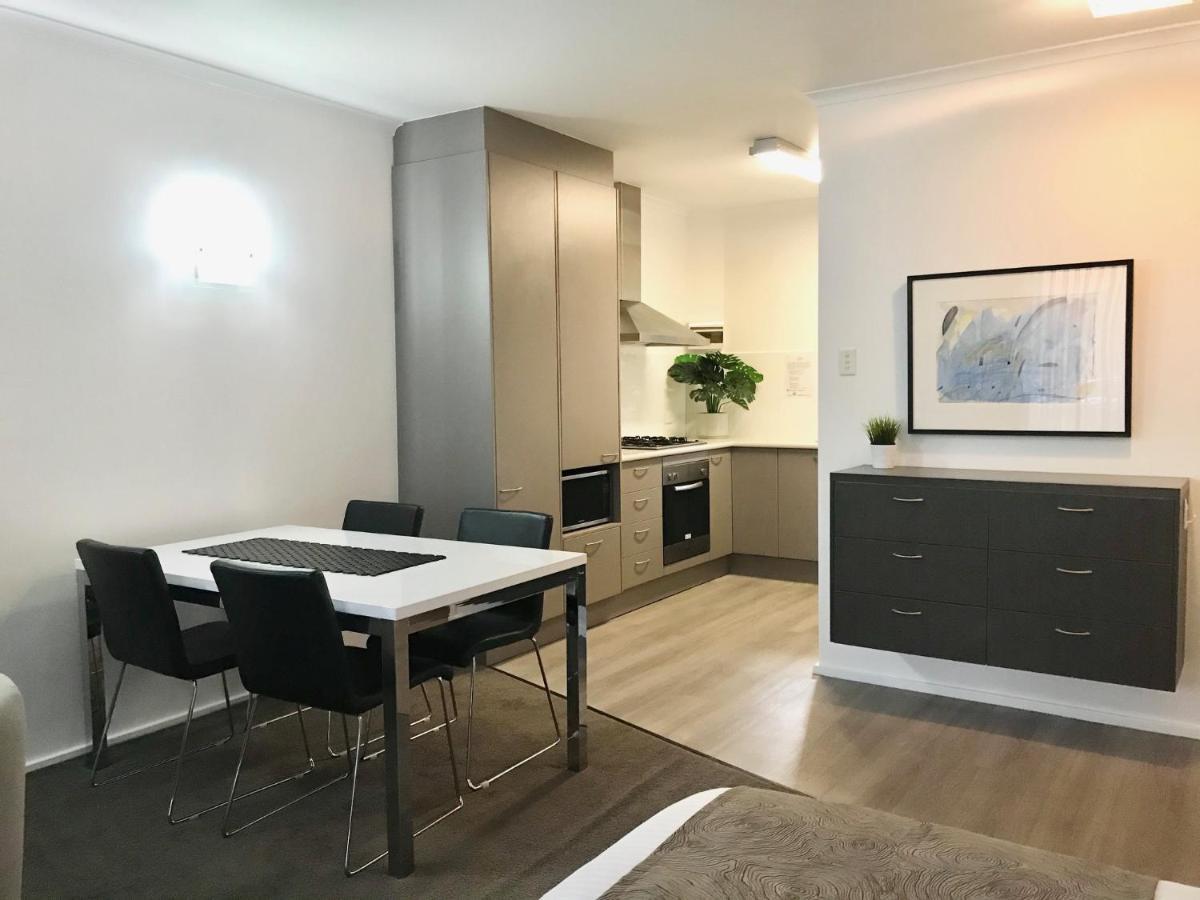Adelaide Dress Circle Apartments - Archer Street Екстериор снимка