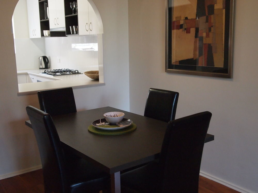 Adelaide Dress Circle Apartments - Archer Street Екстериор снимка