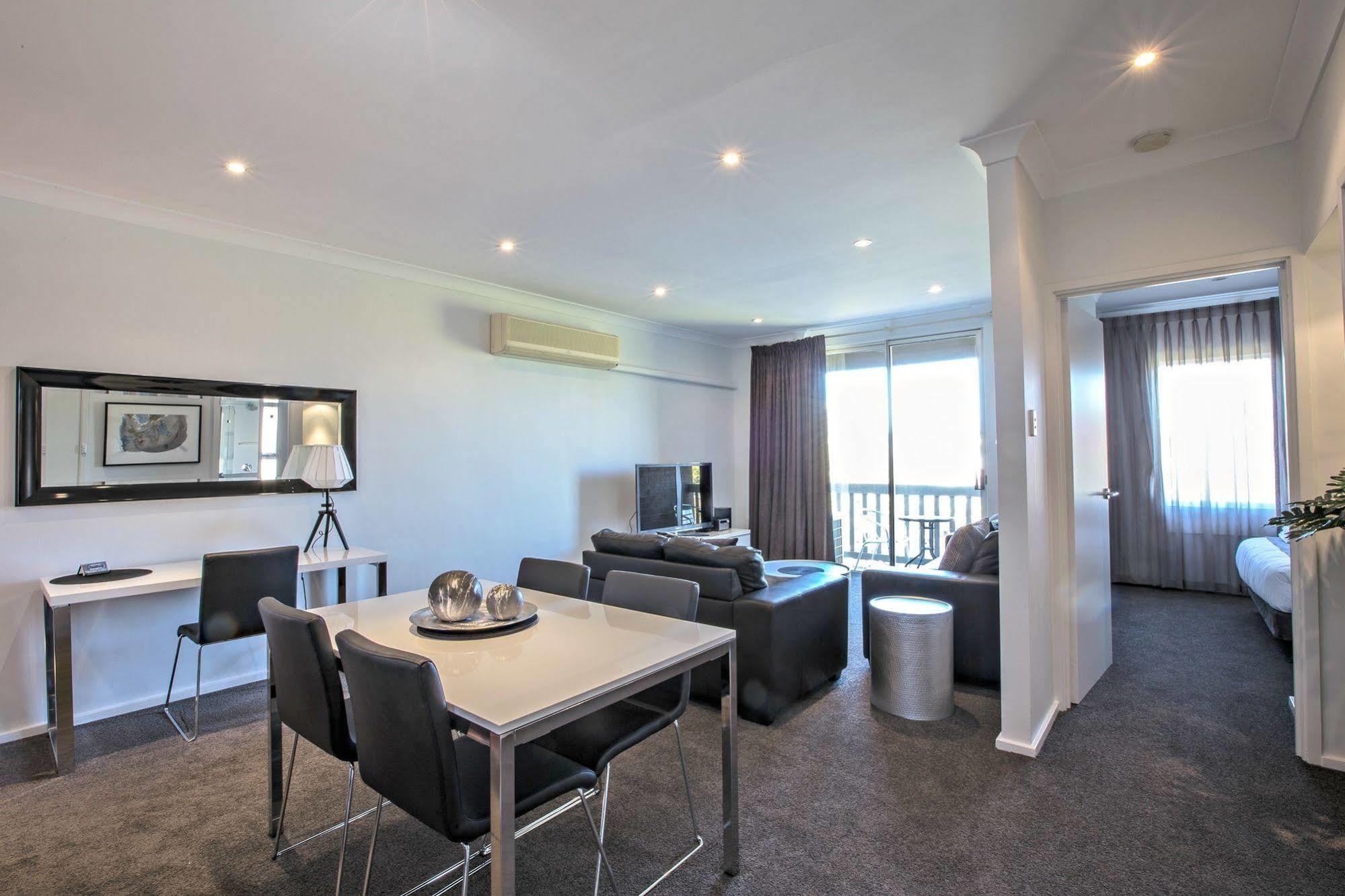 Adelaide Dress Circle Apartments - Archer Street Екстериор снимка