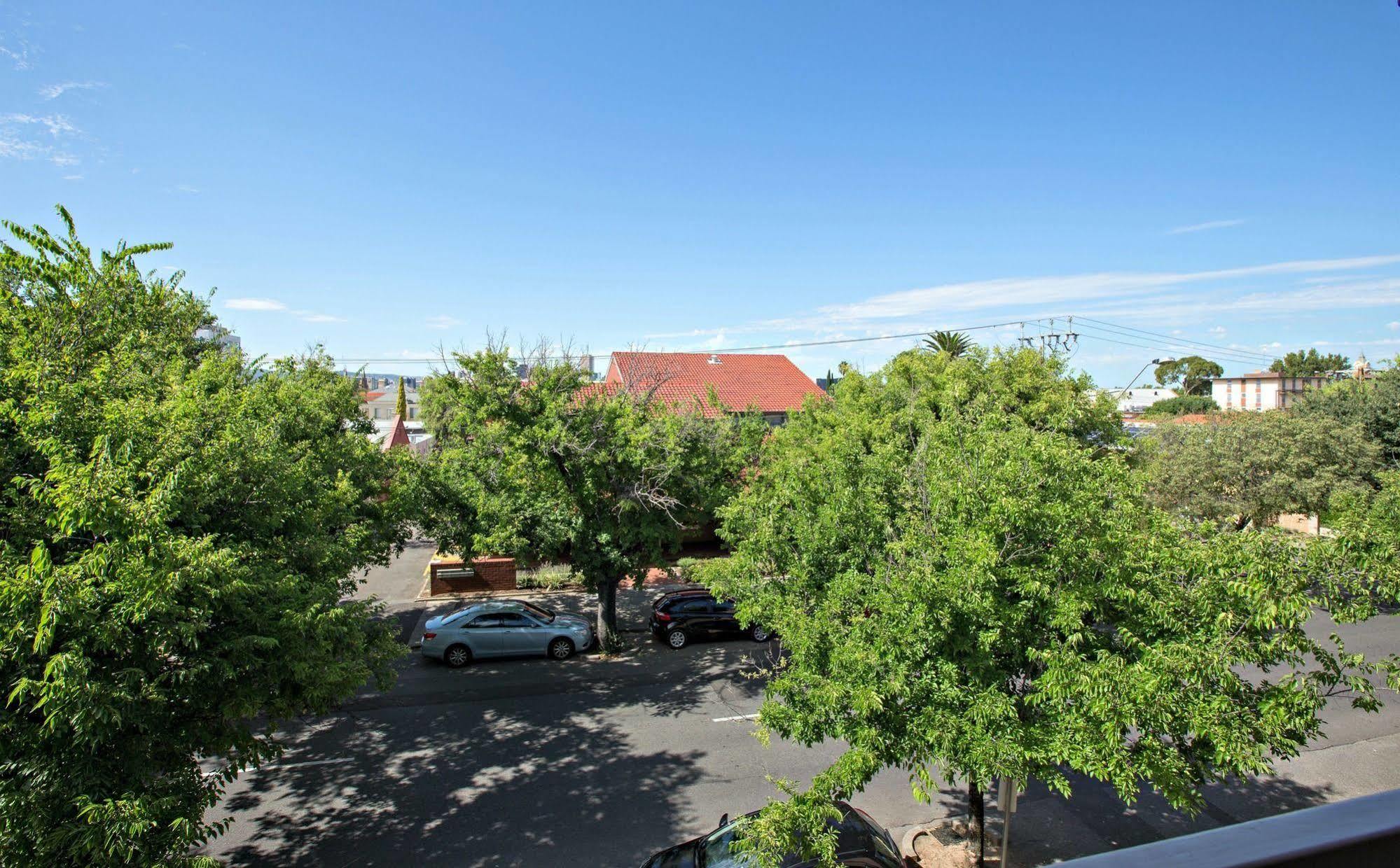 Adelaide Dress Circle Apartments - Archer Street Екстериор снимка