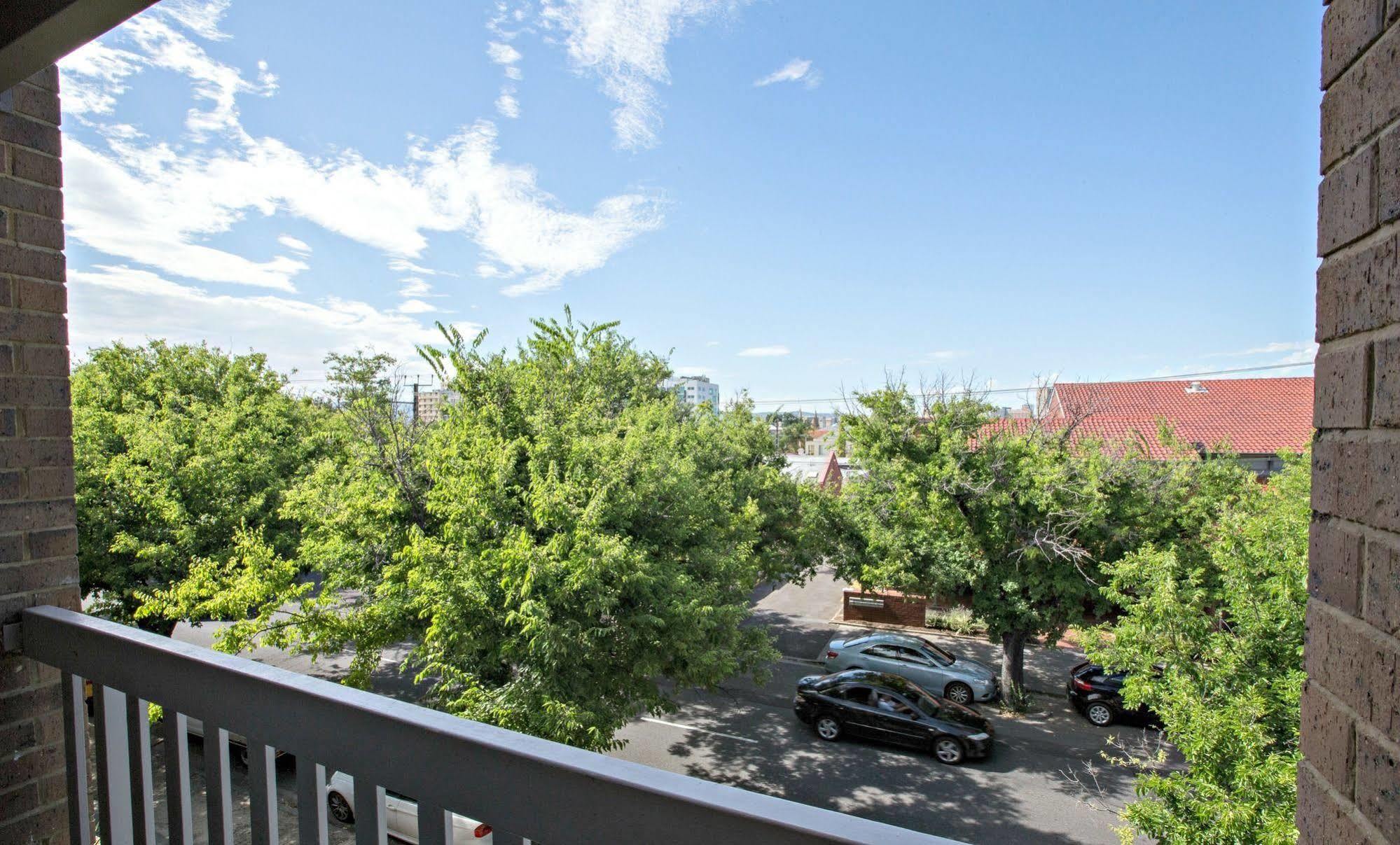 Adelaide Dress Circle Apartments - Archer Street Екстериор снимка